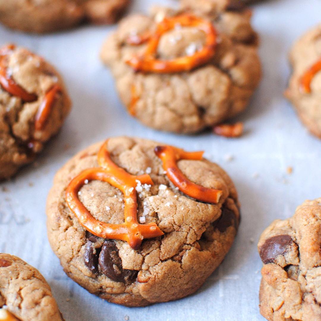 Peanut Butter & Pretzel Cookies