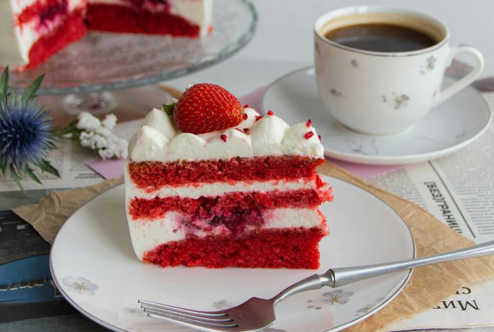 Red Velvet Buttercream Rose Cake