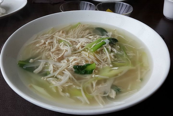 Chinese Noodle Soup With Chicken