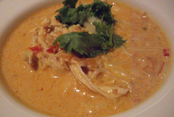 Thai Chicken And Rice Noodle Soup