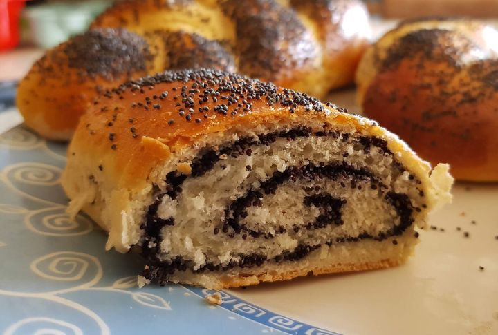 Poppy Seed Roll