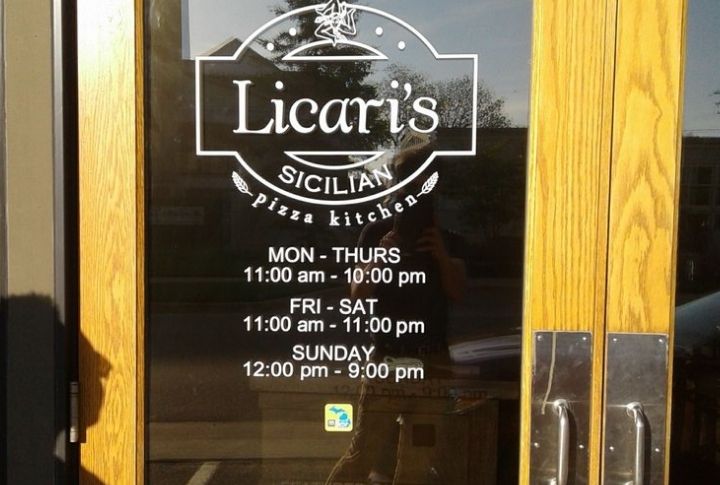 Michigan: Licari's Sicilian Pizza Kitchen, Grand Rapids