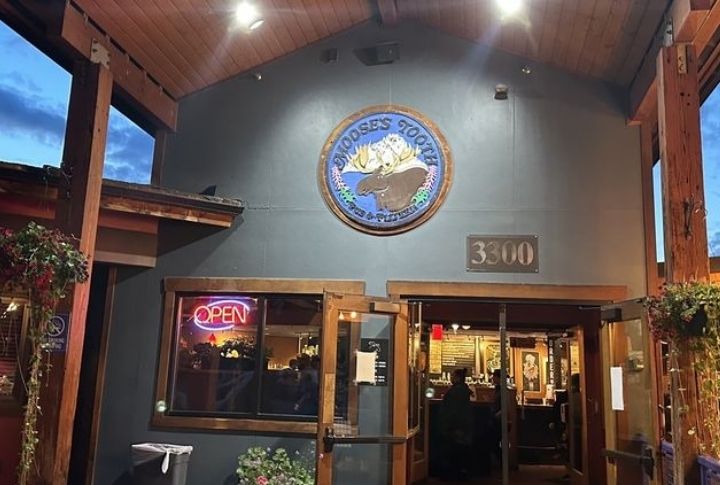 Alaska: Moose's Tooth Pub And Pizzeria, Anchorage