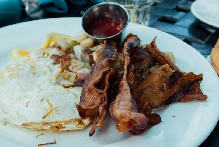 Vermont: Maple-cured Bacon With Eggs