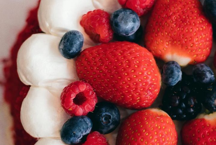 Mixed Berry Dump Cake