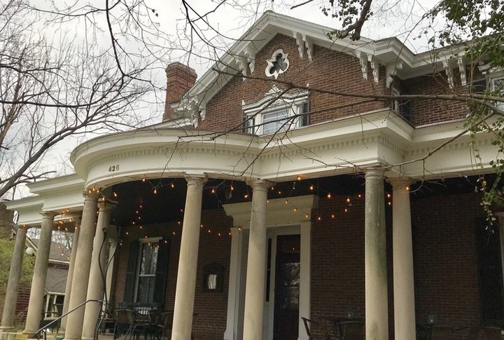 Kentucky, Holly Hill Inn