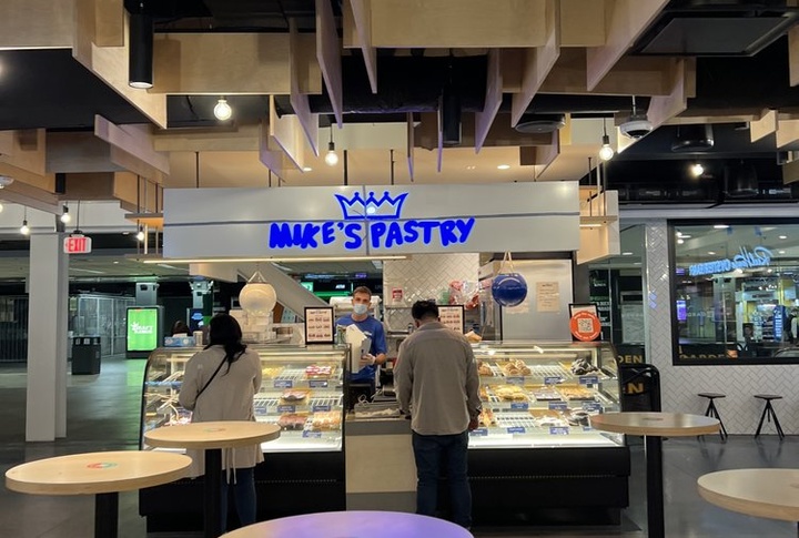 Massachusetts, Mike’s Pastry