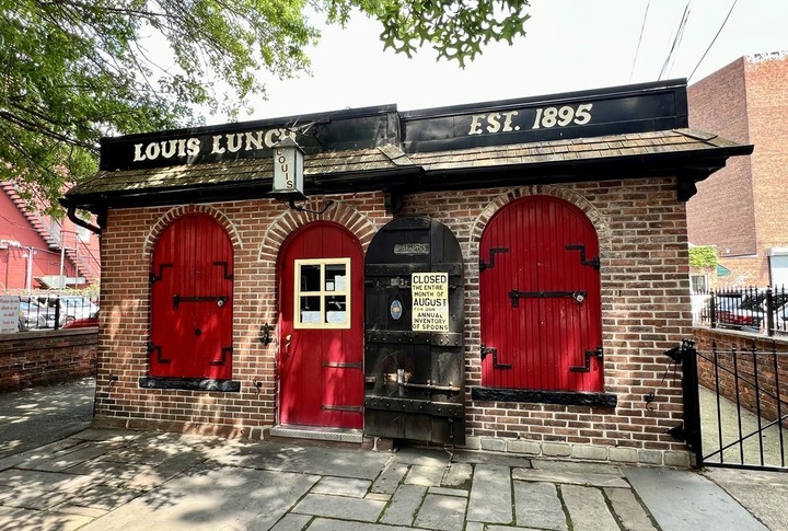 Connecticut, Louis’ Lunch