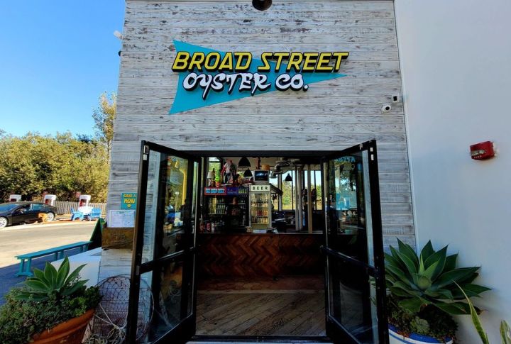 10 Spots Where Seafood Leaves A Good Impression