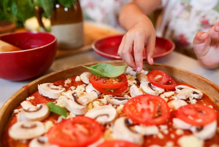 10 Retro Pizza Recipes You Might Have Forgotten