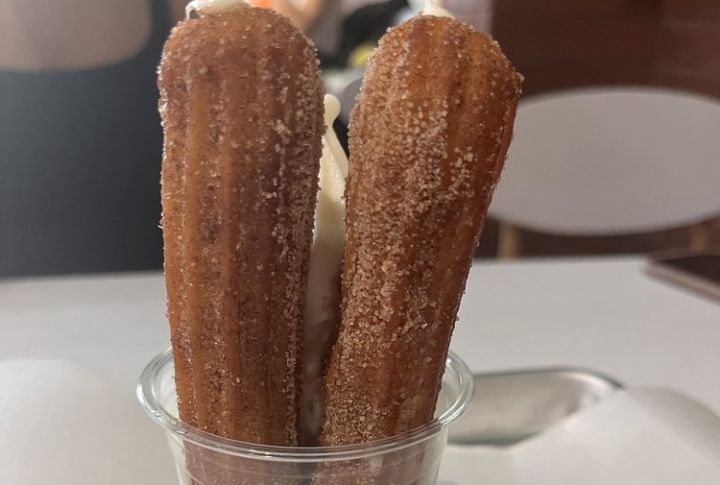 Churro-Inspired Pudding Dip