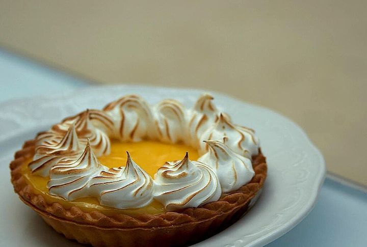 Lemon Meringue Cake