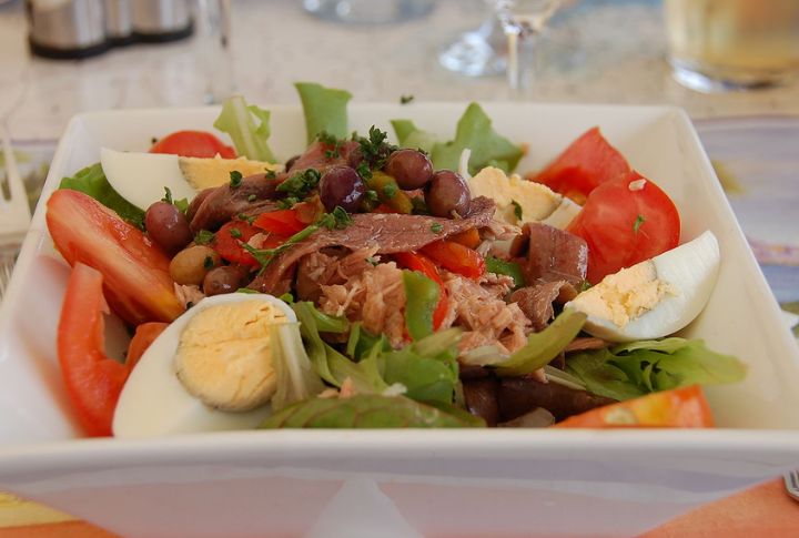 Nicoise (Correct Pronunciation: "Nee-swaz")