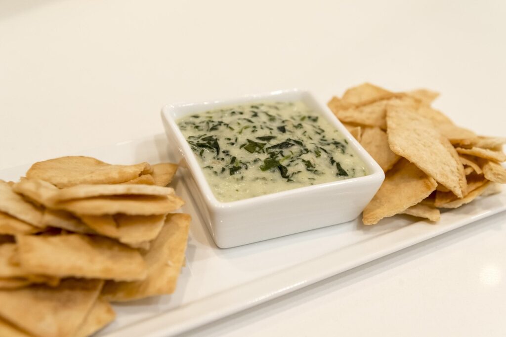 food, dip, chips, chips and dip, artichoke, spinach, spinach and artichoke dip, appetizer, delicious, snack, dip, dip, dip, dip, dip
