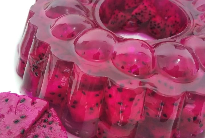 Jell-O With Suspended Fruit