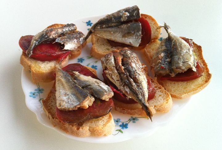 Sardine Toasts