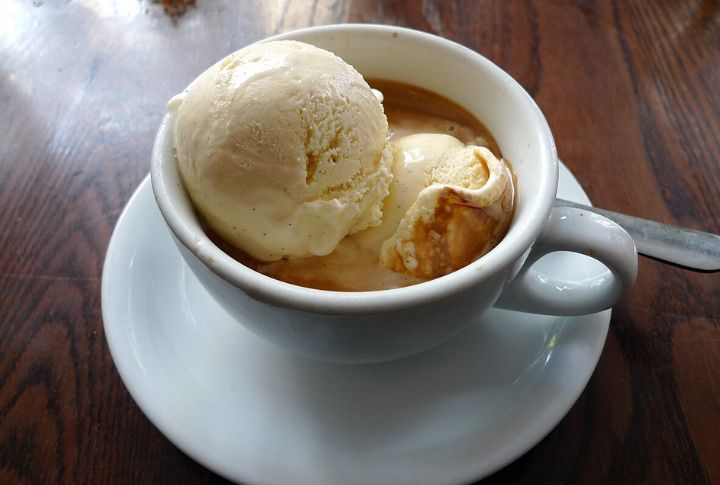 Affogato With Berries