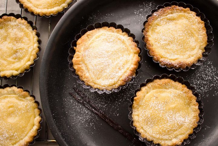 Mini Vanilla Pudding Cream Pies