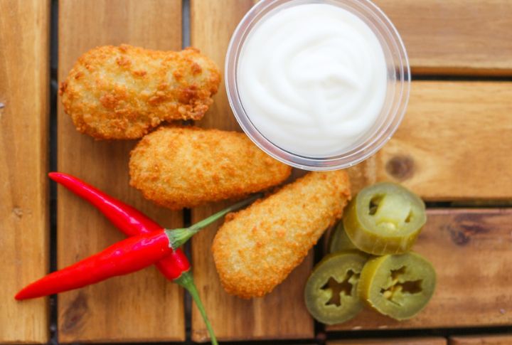 Jalapeno (Correct Pronunciation: "Hah-lah-peh-nyo")