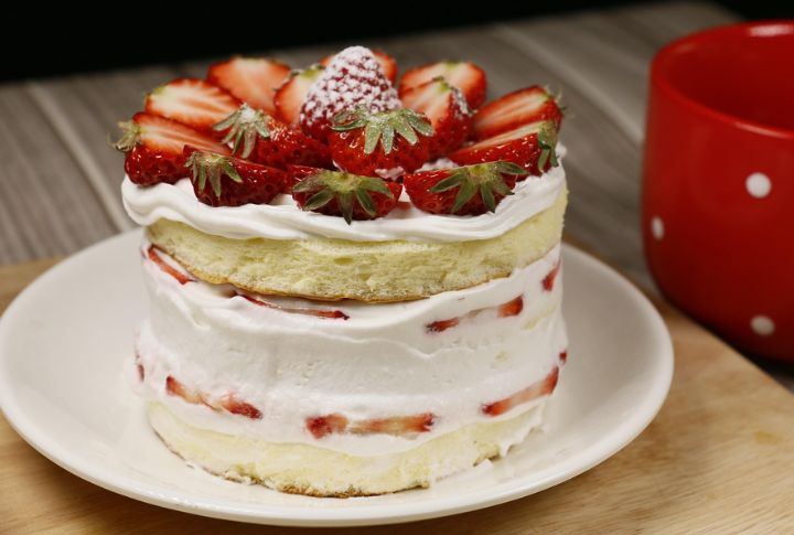 Angel Lush Cake