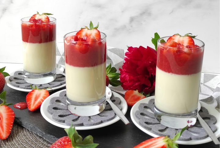 Strawberry Panna Cotta