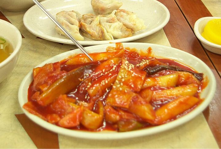 Tteokbokki: South Korea