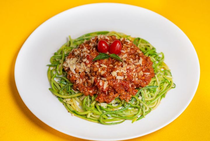 Zucchini Noodles And Lemon Garlic Sauce
