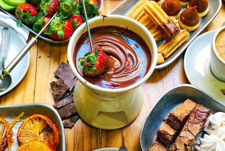 Fondue Parties Feature Chocolate Dipping Delights (1970)