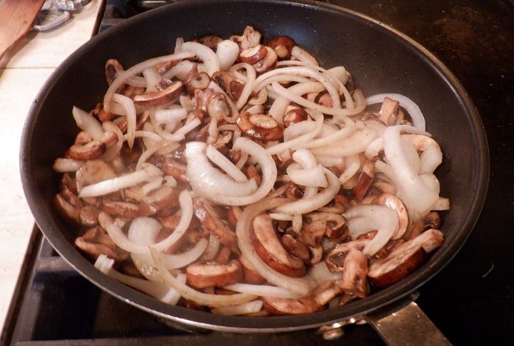 Ground Beef Stroganoff Skillet