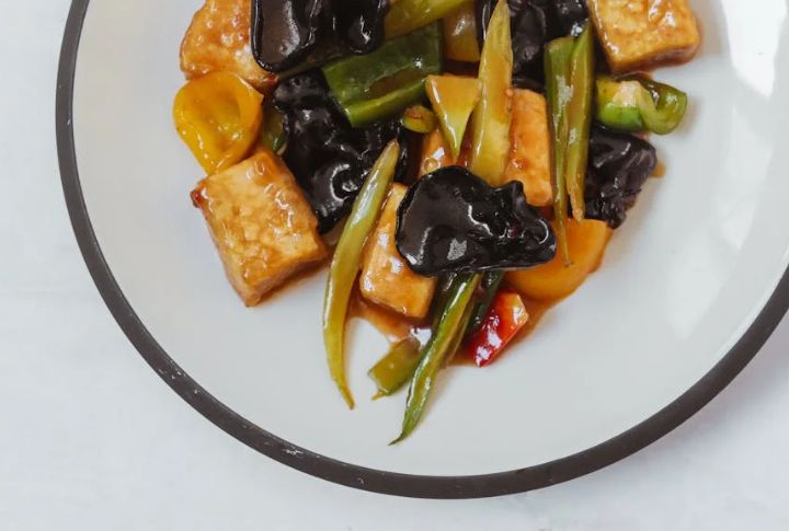 Baked Tofu Stir-Fry With Ginger Soy Glaze