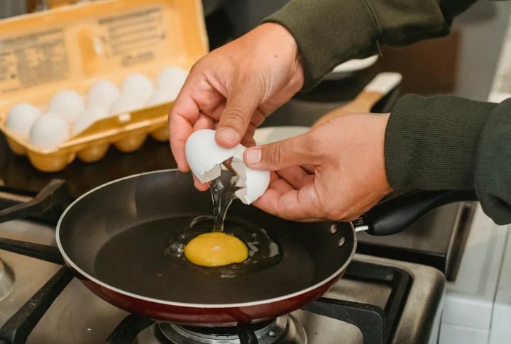 Choosing The Wrong Egg Type For Frying
