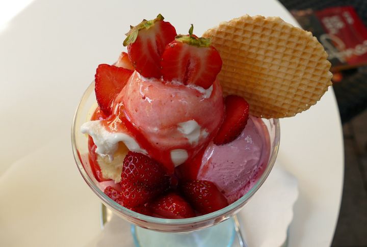 Strawberry Mousse Parfaits