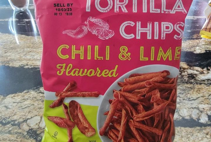 Chili & Lime Flavored Rolled Corn Tortilla Chips