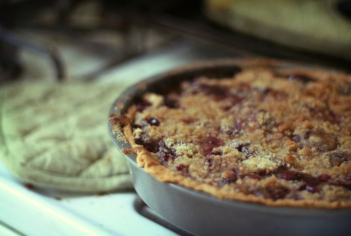 Cherry Almond Streusel Pie