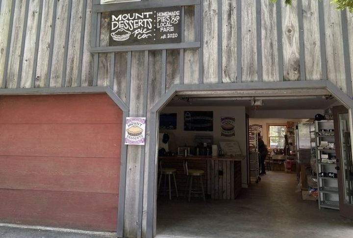 Maine: Mount Desserts Pie Company, Bar Harbor