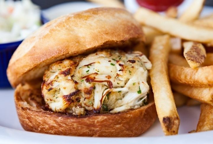 Maryland: Crab Cakes
