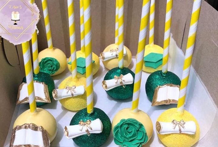 Graduation Cake Pops