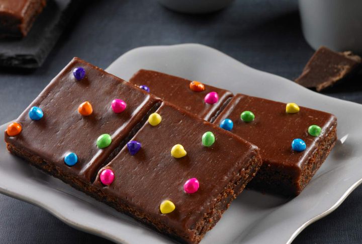 Cosmic Brownies Spark Nostalgic Joy (1990s)