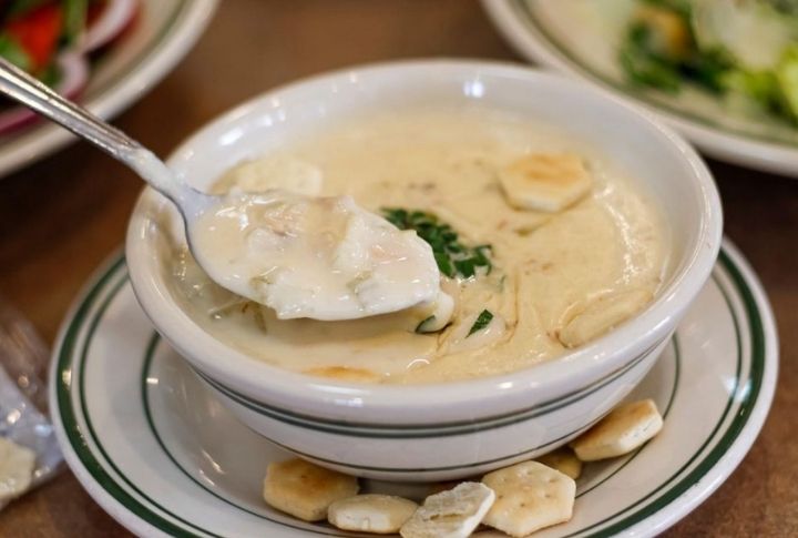 Massachusetts: Clam Chowder