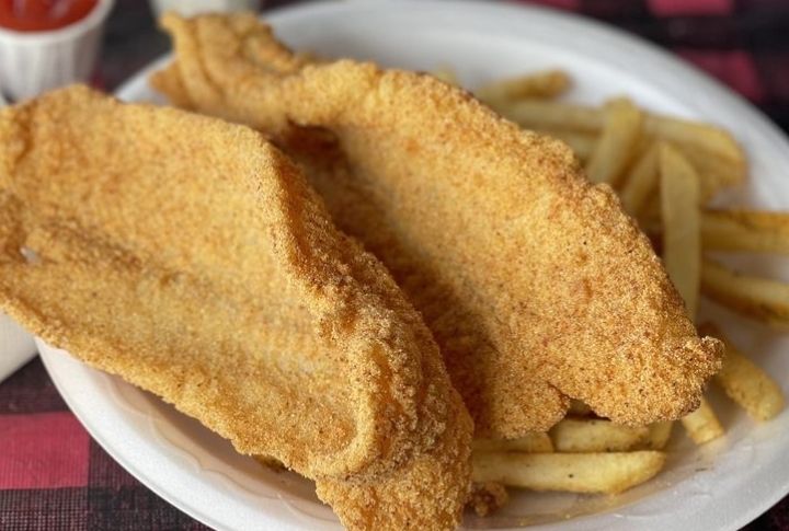 Mississippi: Fried Catfish Dinner