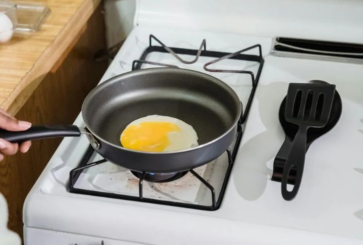Not Using Enough Oil Or Butter