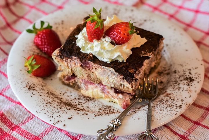 Strawberry Tiramisu