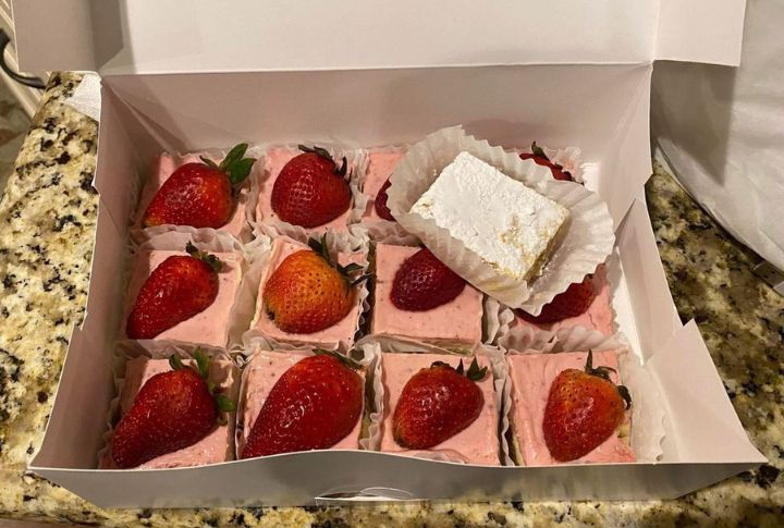 Roasted Strawberry Cheesecake Bars