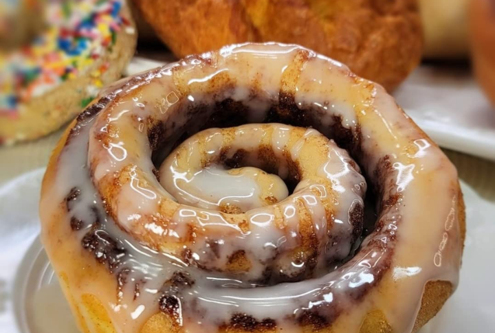 Unicorn Cinnamon Rolls