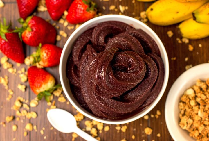 Acai (Correct Pronunciation: "Ah-sigh-ee")