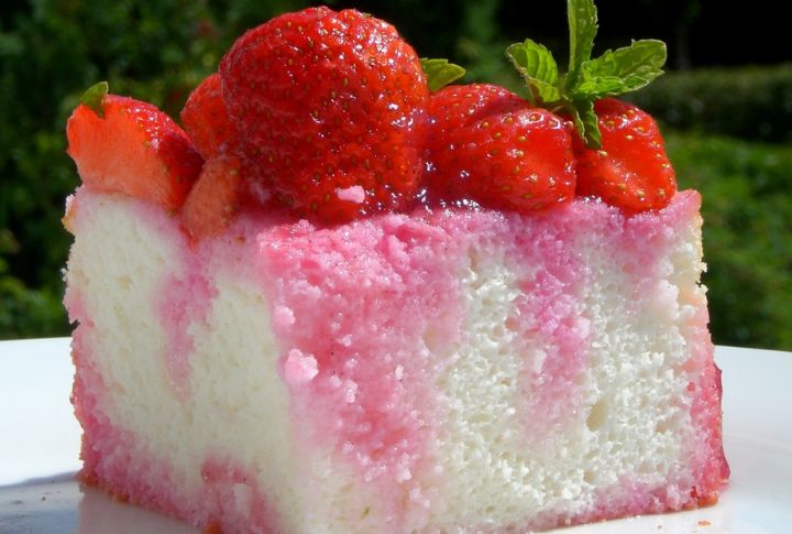Strawberry Lemonade Poke Cake