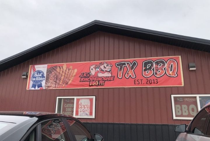 South Dakota: J.R.'s Rhodehouse BBQ PIT