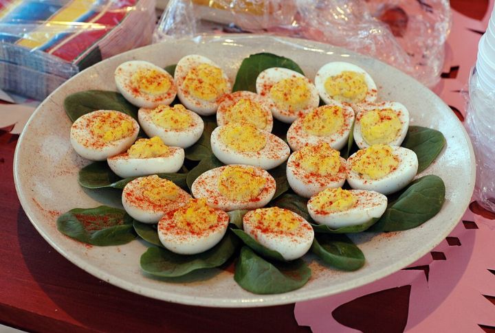 Deviled Eggs (Grandma-Style)