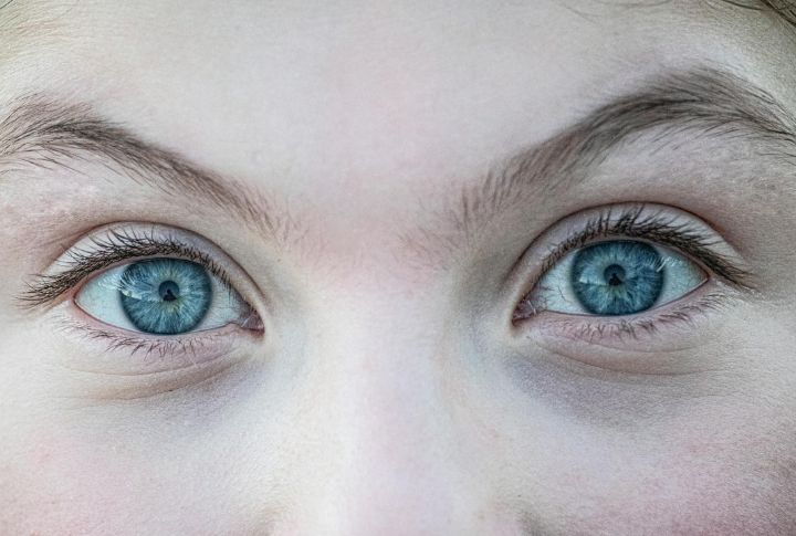 Improves Eye Health