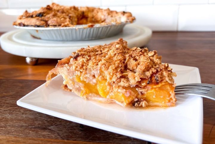Peach Lavender Crumble Pie